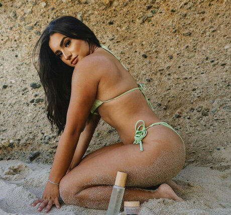 Tati Mcquay model perfect pics