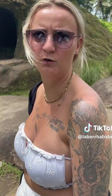 Laberrhababer Sarah pornographic model photos