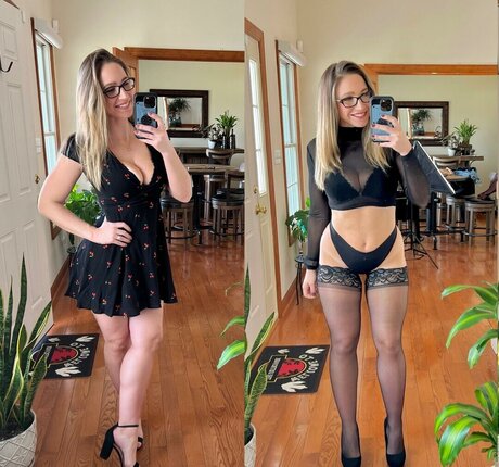 Nora Rose model free pic