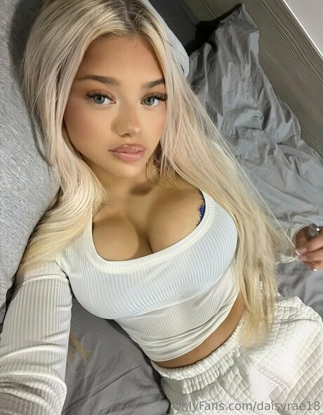 daisyrae18 star adult photo