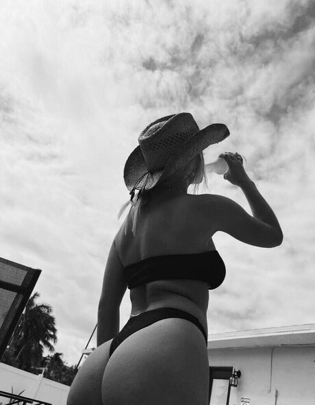 big dick shemale onlyfans porno gallery