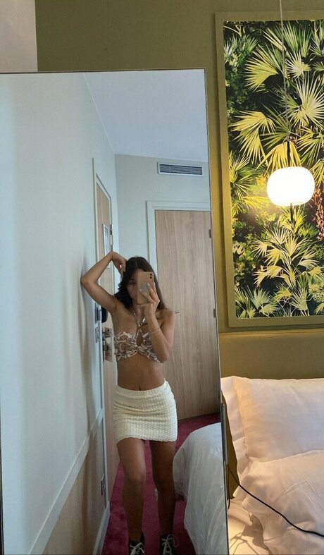 shir vaturi star hot image