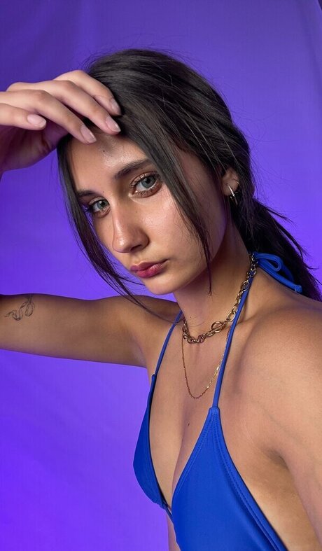 Angelic Roxy pornstar nude gallery