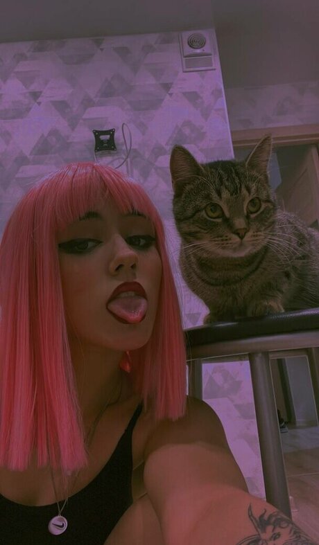 Rihanna Black top star image