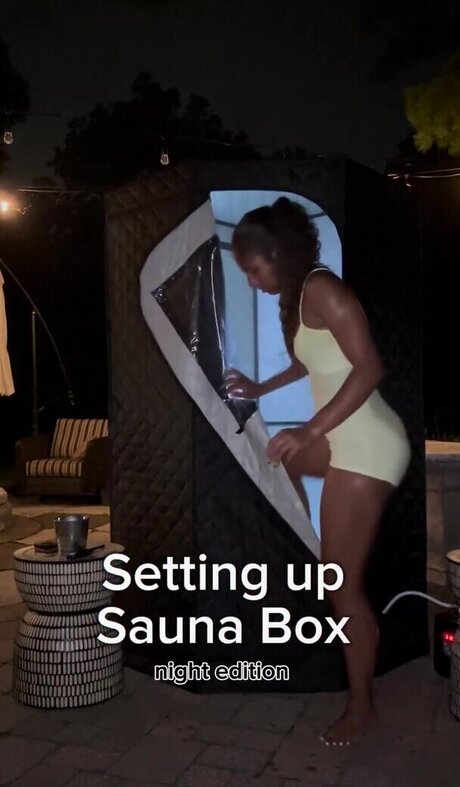 Saylor Hawkins star pornographic image