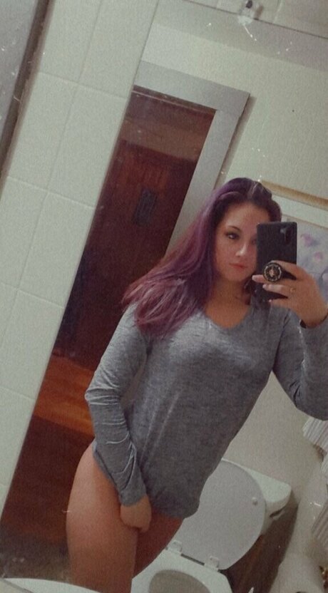 Victoria Santos star exclusive photo