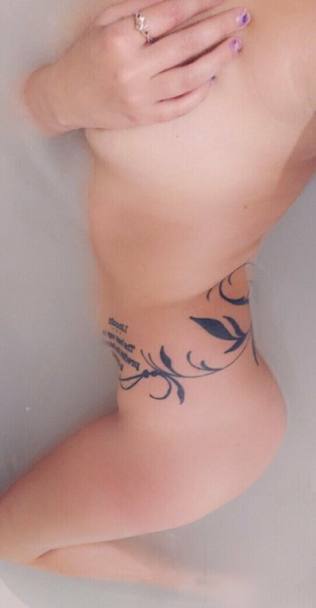 Victoria Santos top model picture