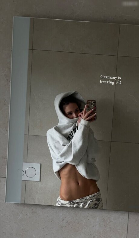 makeup artist onlyfans beautiful nude image