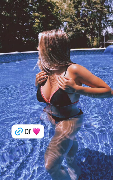 blondexbb bryanamae_ model pornographic pic