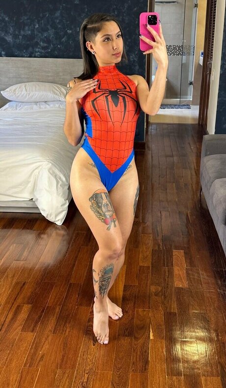 LupeHikari model nice photo