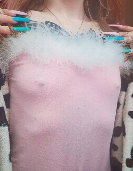 x no interest x pretty model image