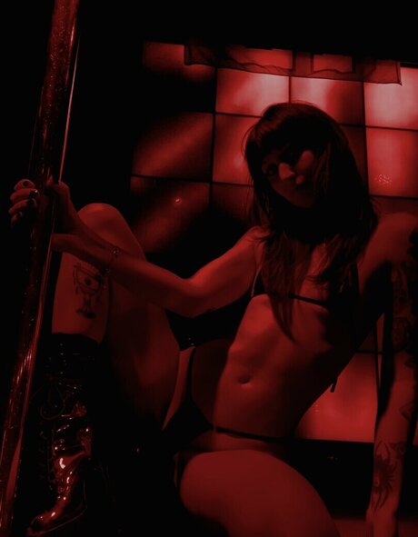 Holly Hellbound pretty actress gallery