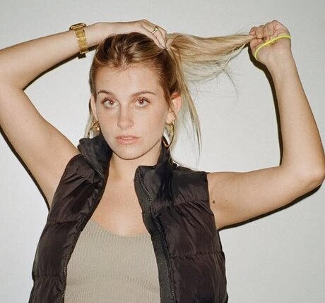 Nike101 exclusive actress gallery