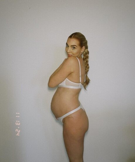 Laura Joelle sex pornstar gallery