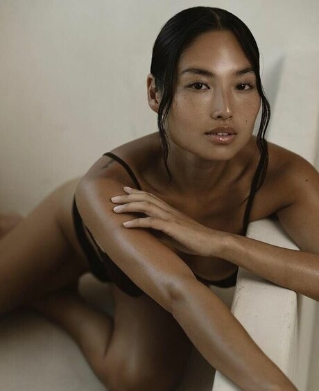 Janet Yuan naked star photos