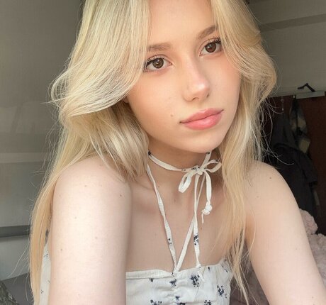 Kitty Mae sex star pic