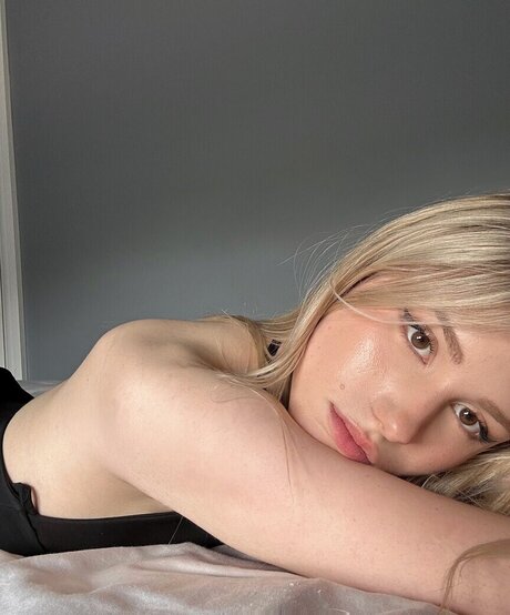 huge tits milf onlyfans hot nude photo