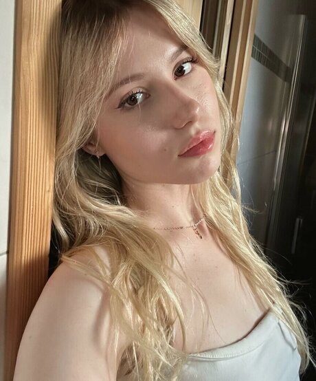 Kitty Mae star porn photo