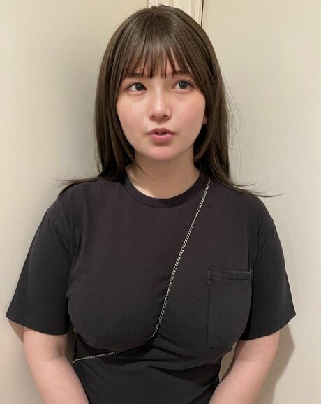 Asuasuasu0720 model naked photo