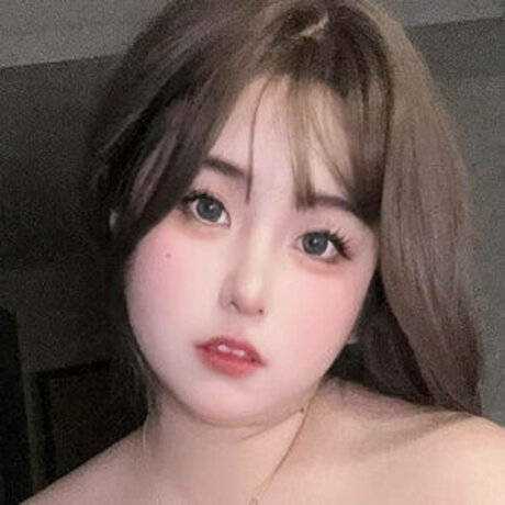 XiaoYuZhangGui model pretty photo