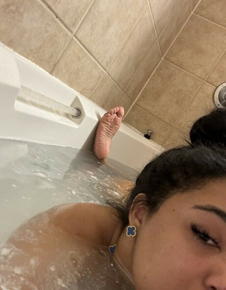 Goddessdiorx2 xxx model pic