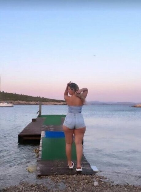 Fidan Atalay sexy actress img