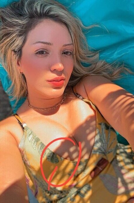 Fidan Atalay model adult image