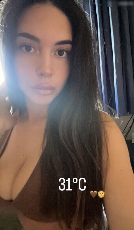 Lya Aylin naked pornstar galleries