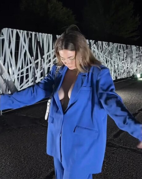 blonde shemale onlyfans beautiful naked pic