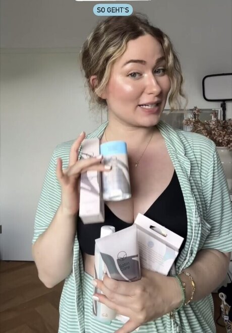 Sonny Loops hot model photo