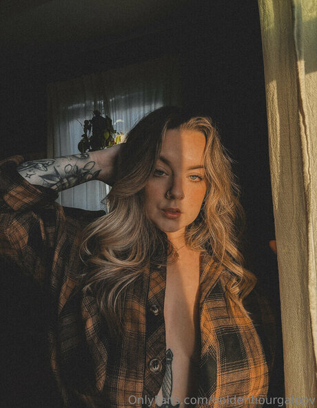 goldenhourgal pornographic actress image