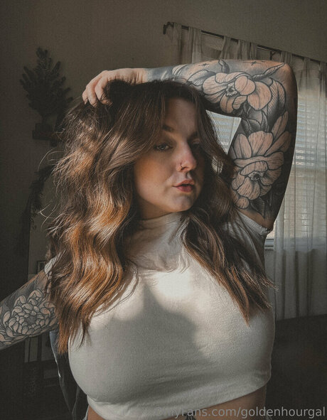 goldenhourgal hot star picture