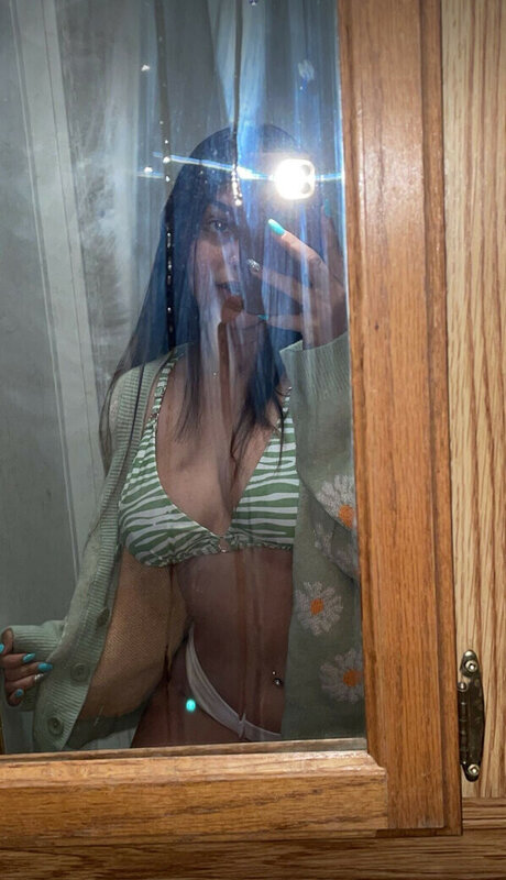 Daisyyyraeee hot pornstar photos