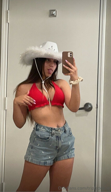 Daisyyyraeee model xxx pics