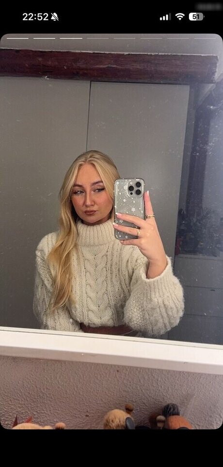 Lara Charlottee pornstar top gallery