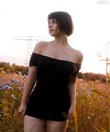 milf wife onlyfans hot sexy photos