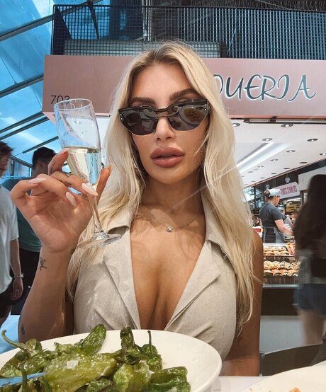 I rem Derici nudes actress pictures