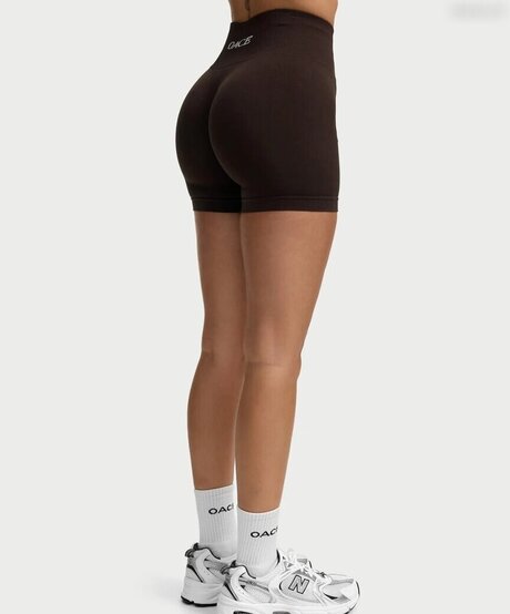 Hannaahcarolina adult model photo