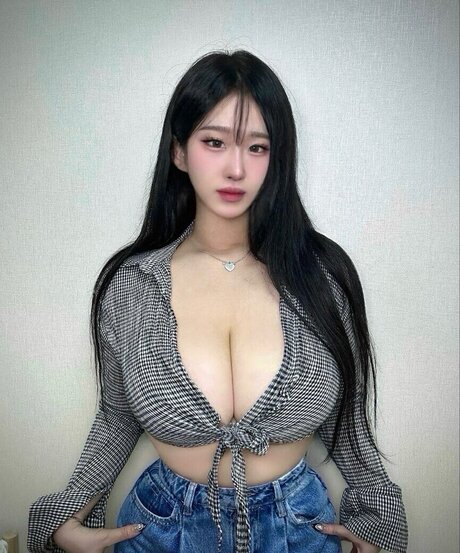 Dahee0326 Dh oh eb Profile