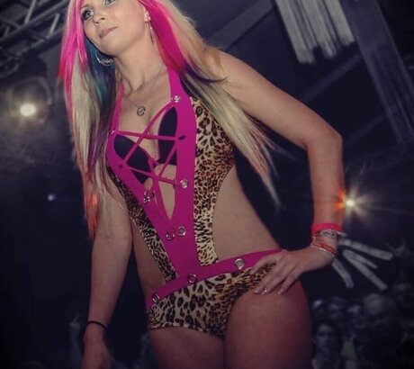 Nicole Miss opel sex model pics