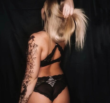 Nicole Miss opel nude actress image