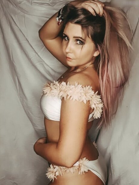 Nicole Miss opel hot actress images