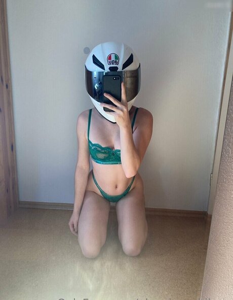 Elenarides nude star galleries