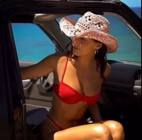 Stephanie Mandich nice model photos