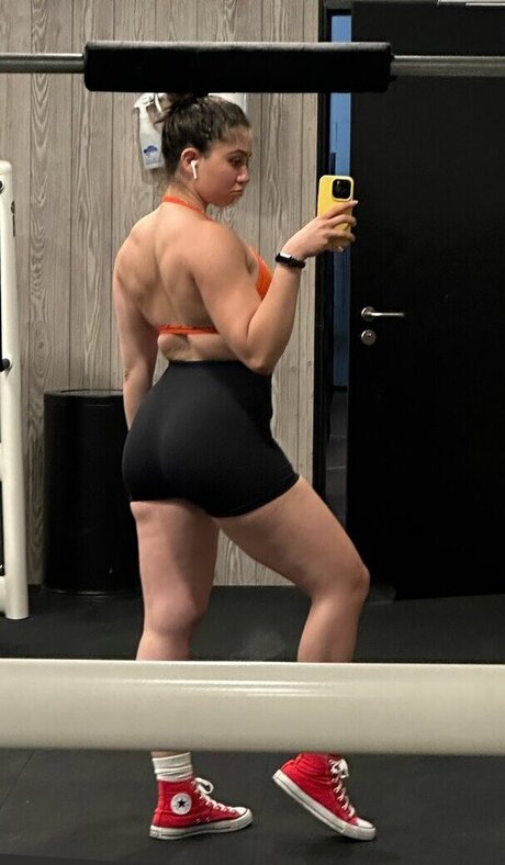 Hilal Fener erotic model images