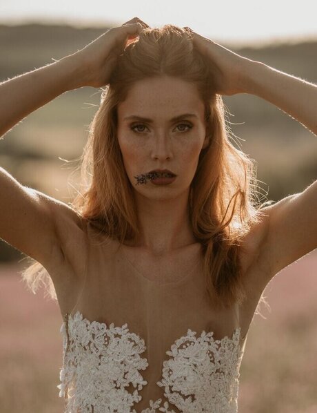 Sandra Hunke hot actress pics