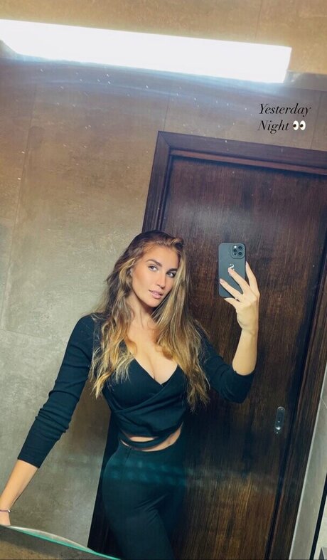 Susanna Giovanardi star pornographic image