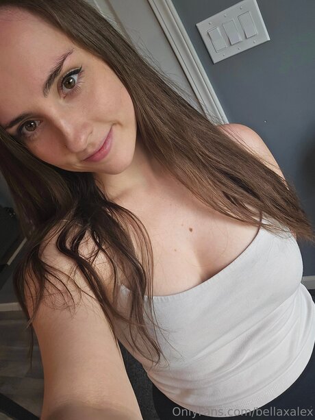 Bellaxalex model nude img