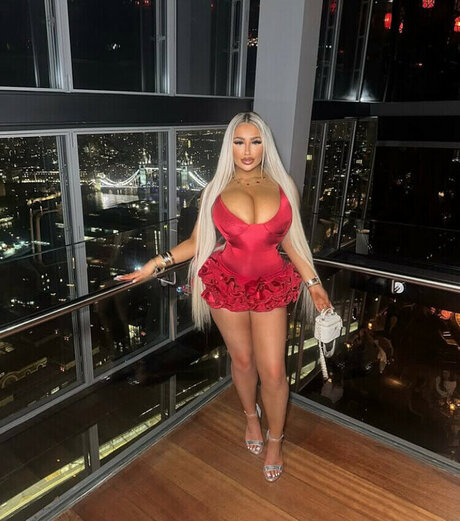 Corrinnadione nude star pic