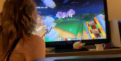 Lenity Life naked star photo